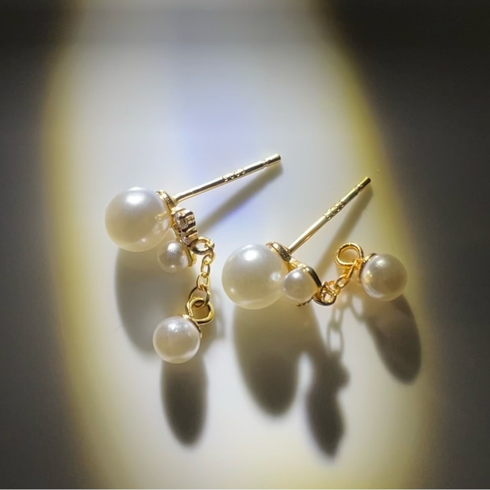 Pearl earrings